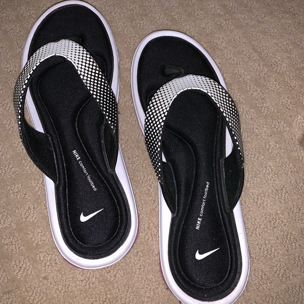 Nike flip flops